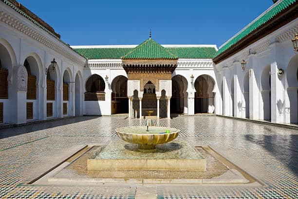 La primera universidad del mundo está en Fez, Marruecos… ¡y fue fundada por una mujer!