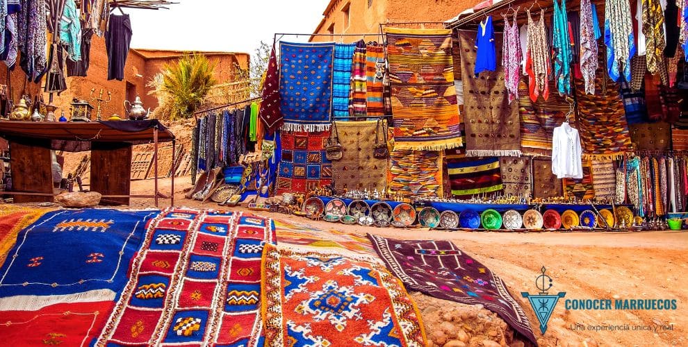 Turistas disfrutando de Marruecos en la mejor época del año